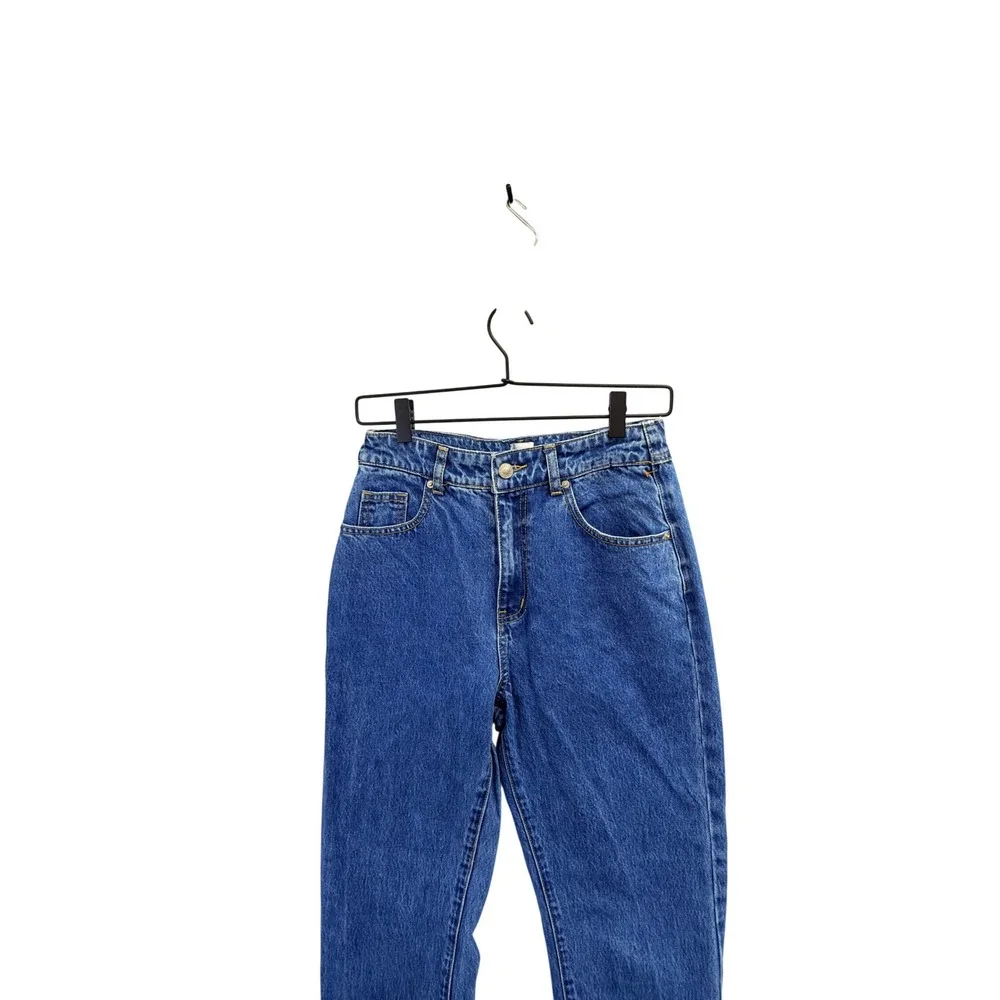 Princess Polly High Waisted Mom Jeans Blue Medium Wash Tapered Leg Size 6 US - Picture 3 of 9
